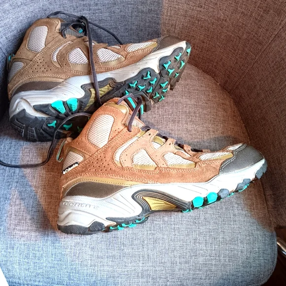 Columbia Mid Hiking Boots Women - Picture 2 of 7
